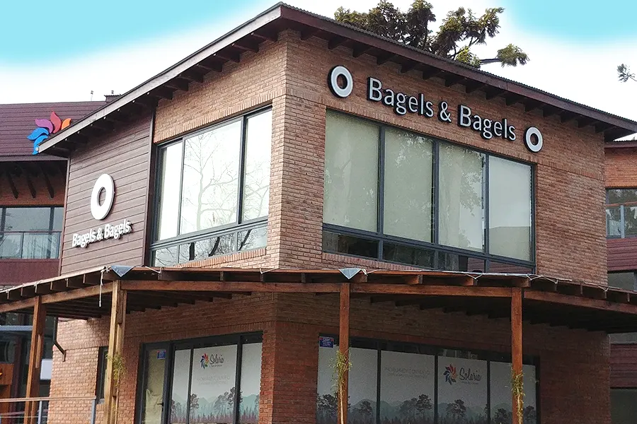 Logo Corpóreo Polyfoam e Iluminado