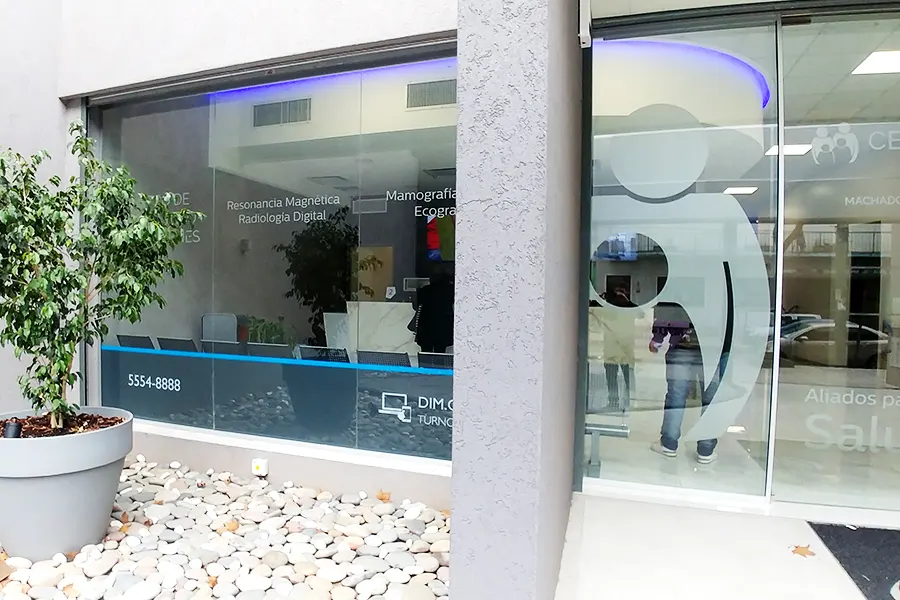 DIM Vinilo Ploteo Frente Morón